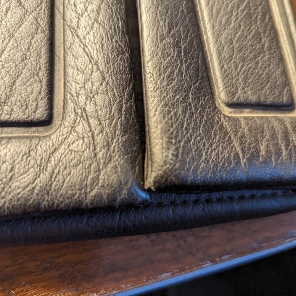 Vintage Men's Tie Travel, faux leather. Satin inside with extra pocket.